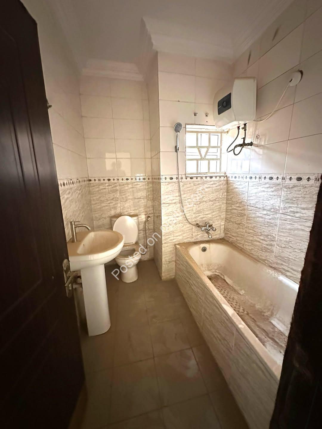 Gwarinpa’s Finest: 5-Bed Semi-Detached Duplex