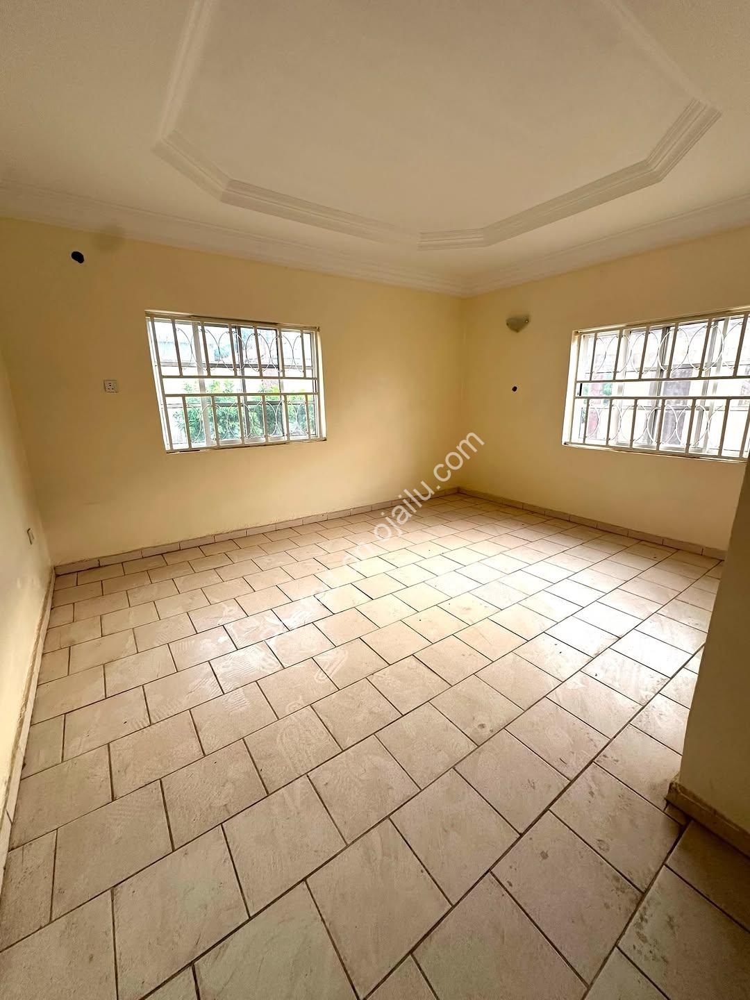 Gwarinpa’s Finest: 5-Bed Semi-Detached Duplex