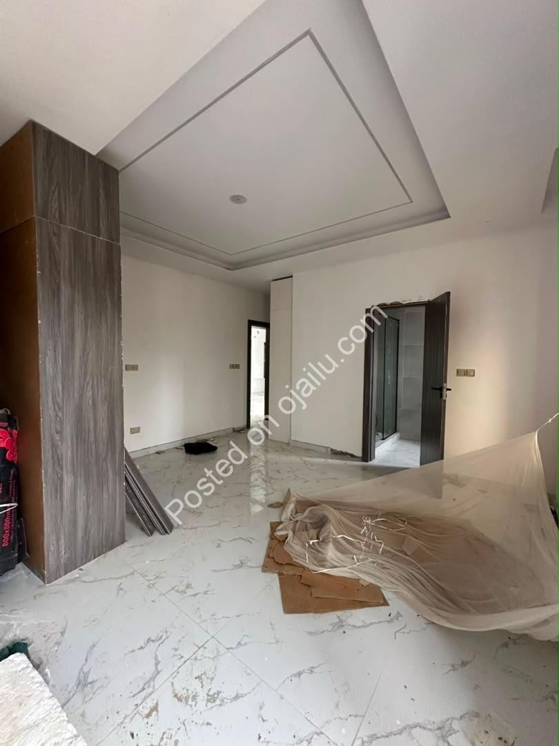 Modern 2BR Lekki Phase 1 – Invest & Earn Now