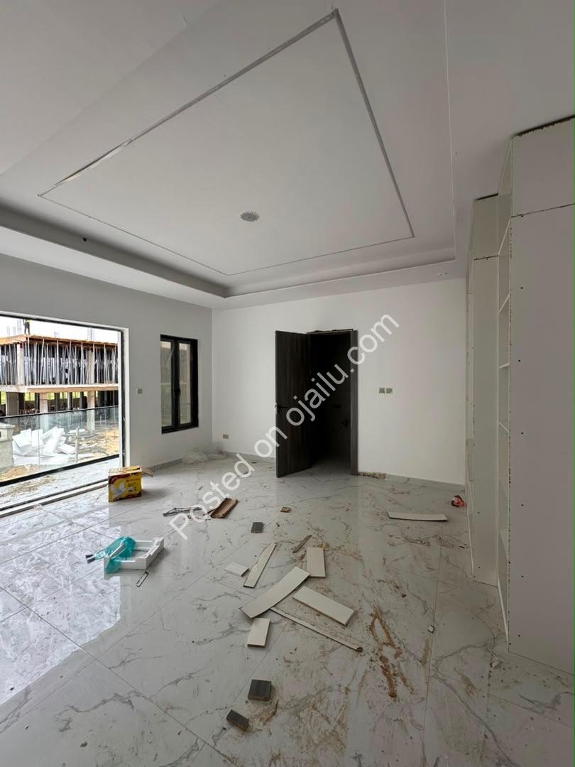 Modern 2BR Lekki Phase 1 – Invest & Earn Now