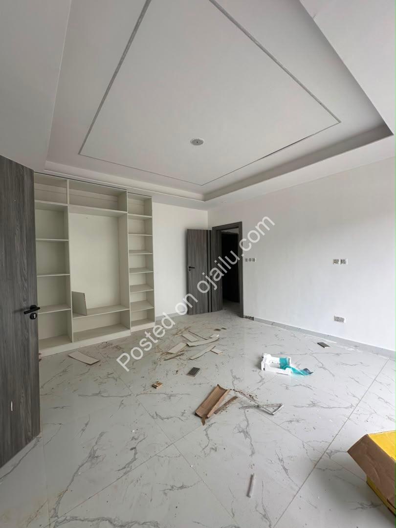 Modern 2BR Lekki Phase 1 – Invest & Earn Now