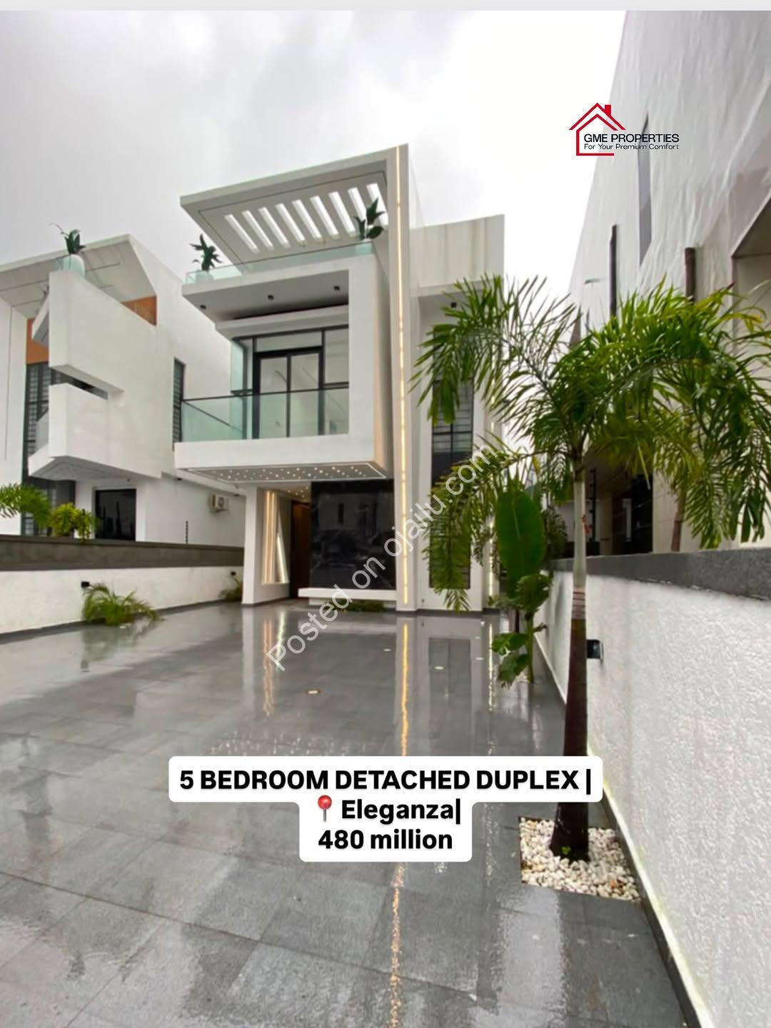 5-Bed Ensuite Duplex: Pool & Smart Features Await