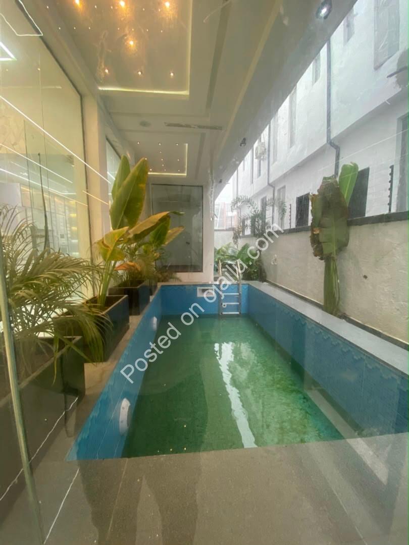 5-Bed Ensuite Duplex: Pool & Smart Features Await