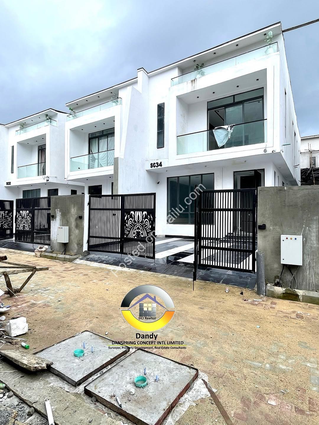 4-Bed Ensuite Duplex: Where Tech Meets Timeless Elegance