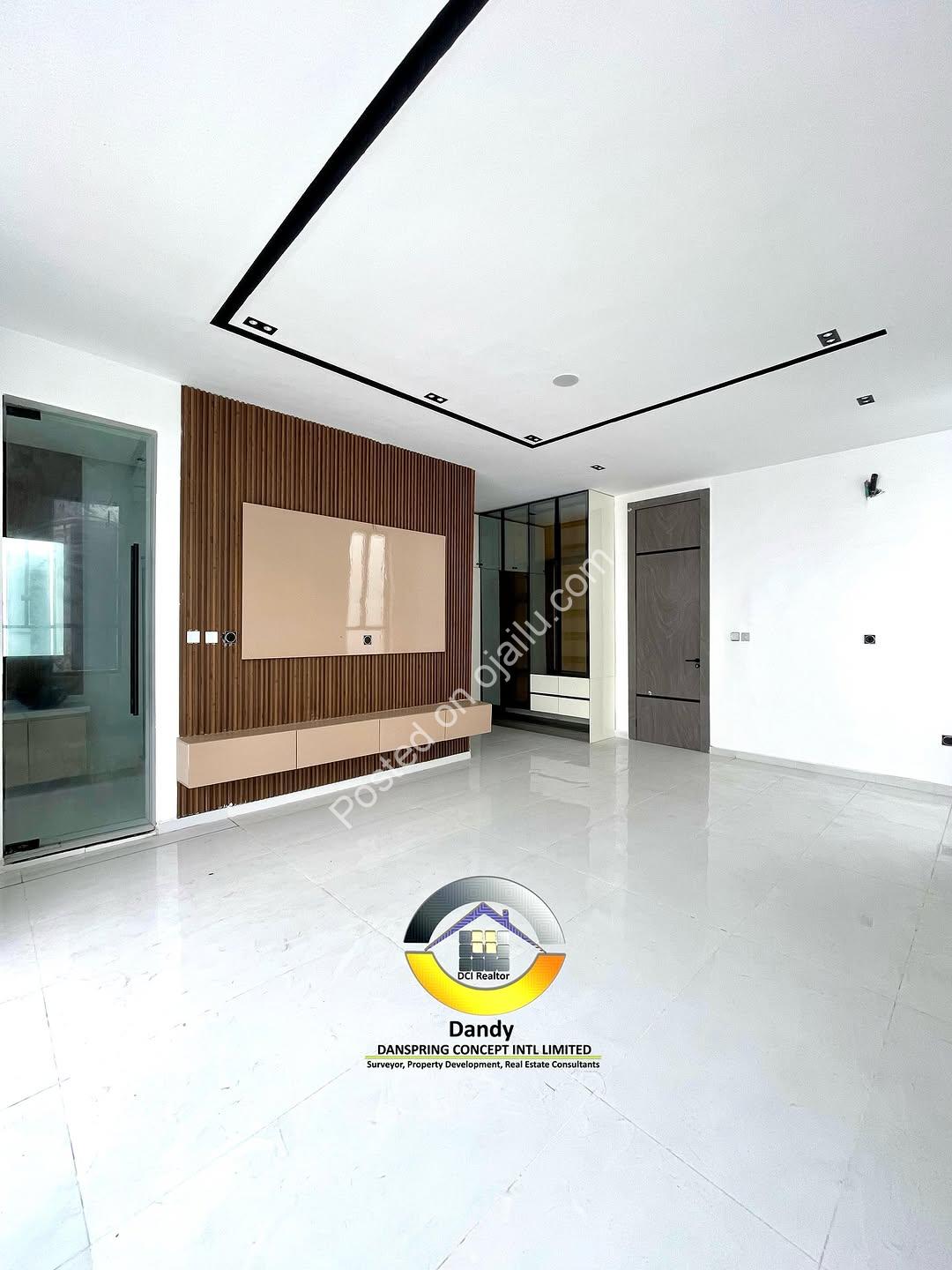 4-Bed Ensuite Duplex: Where Tech Meets Timeless Elegance