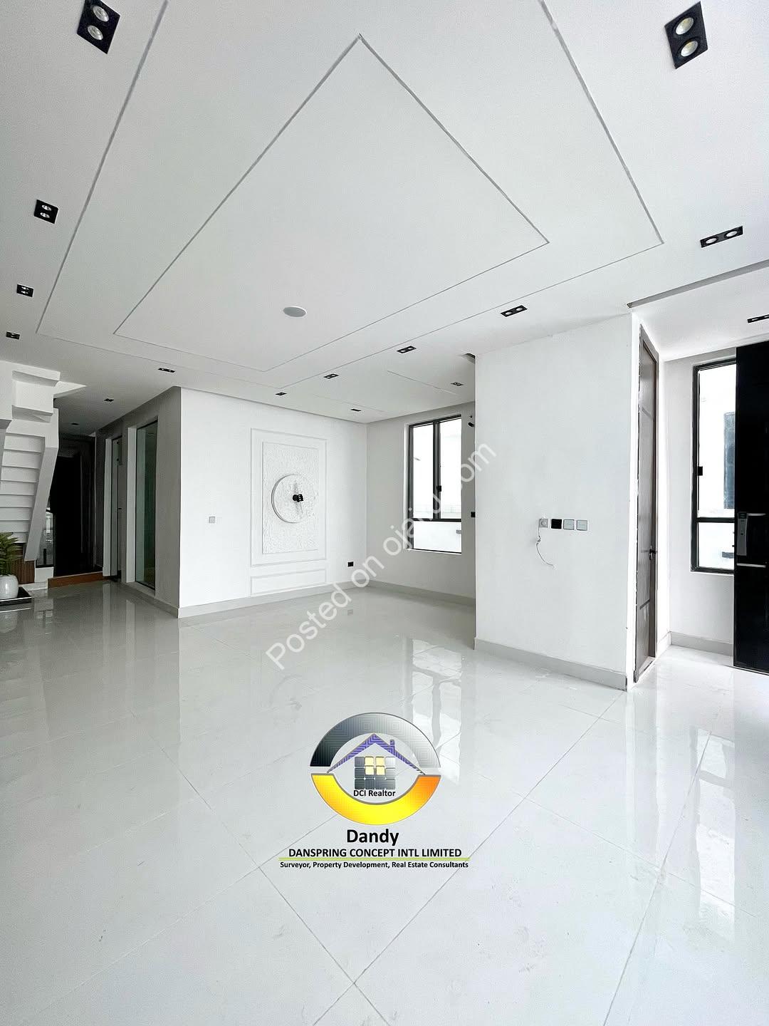 4-Bed Ensuite Duplex: Where Tech Meets Timeless Elegance