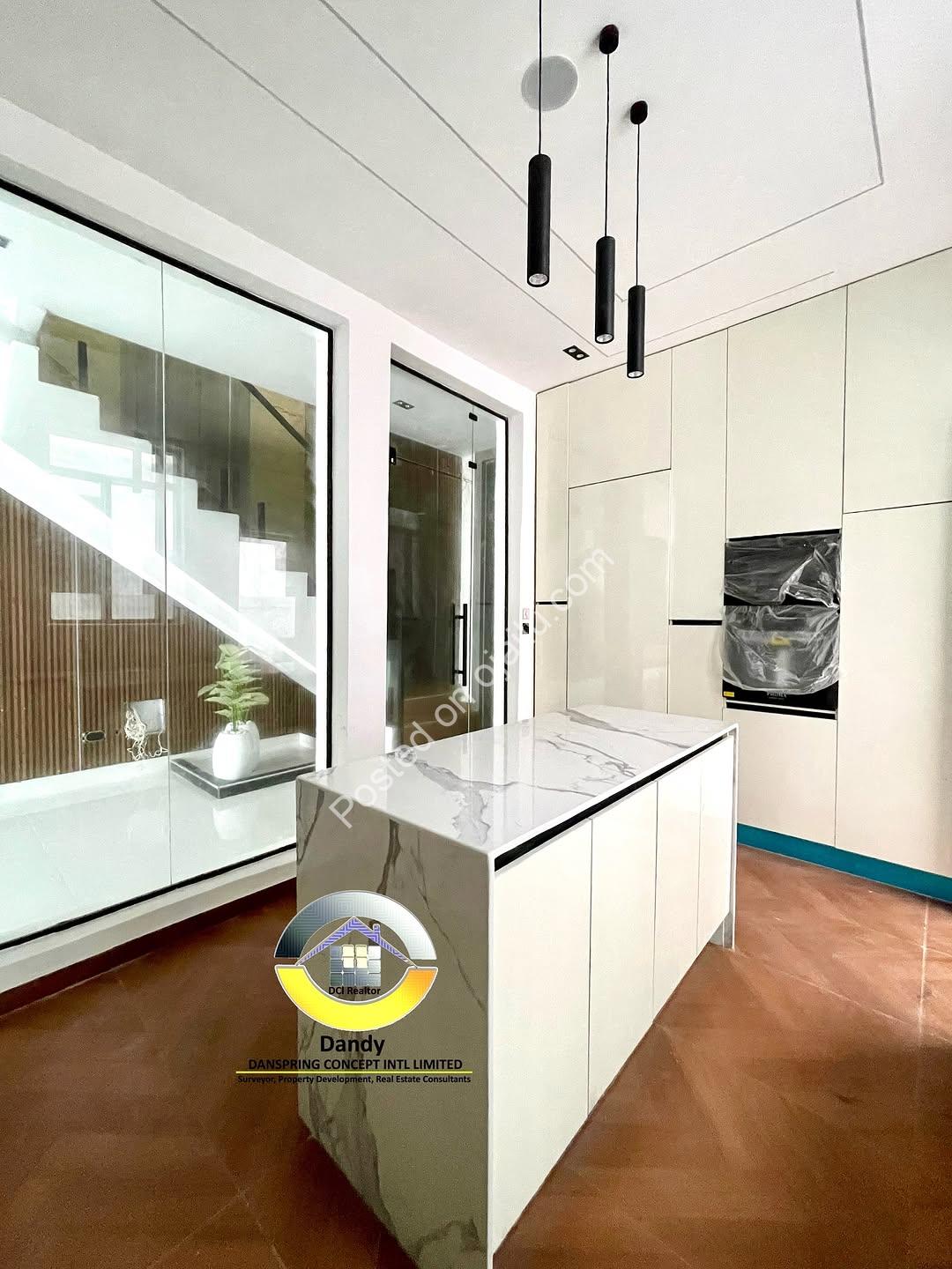 4-Bed Ensuite Duplex: Where Tech Meets Timeless Elegance