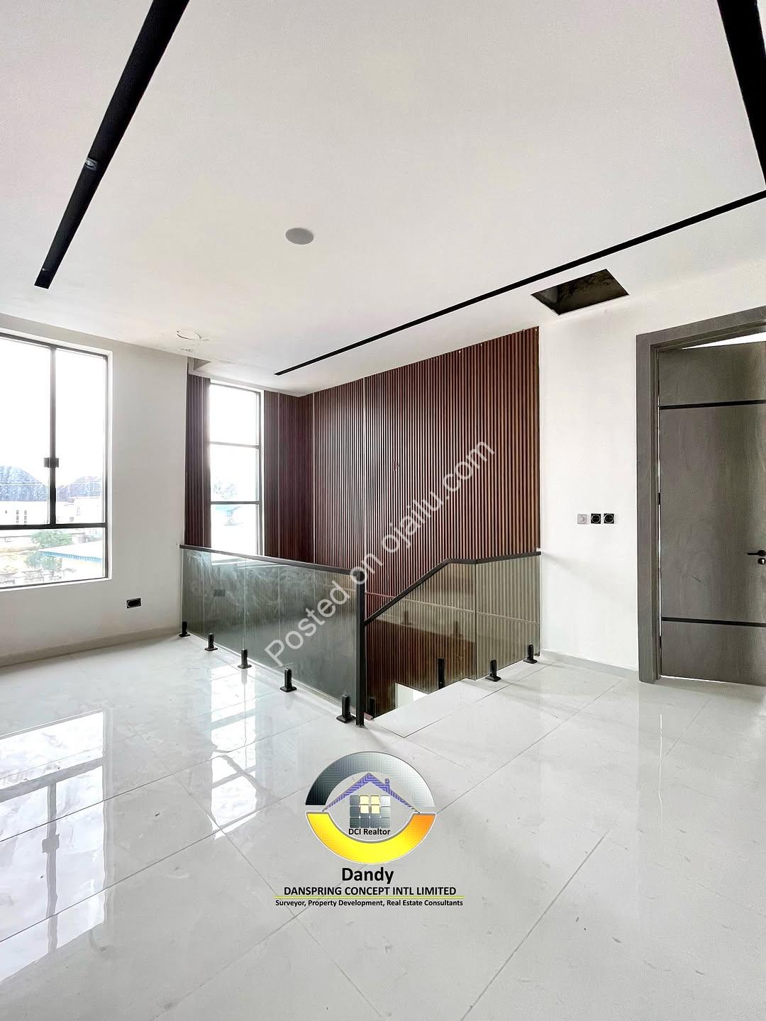 4-Bed Ensuite Duplex: Where Tech Meets Timeless Elegance