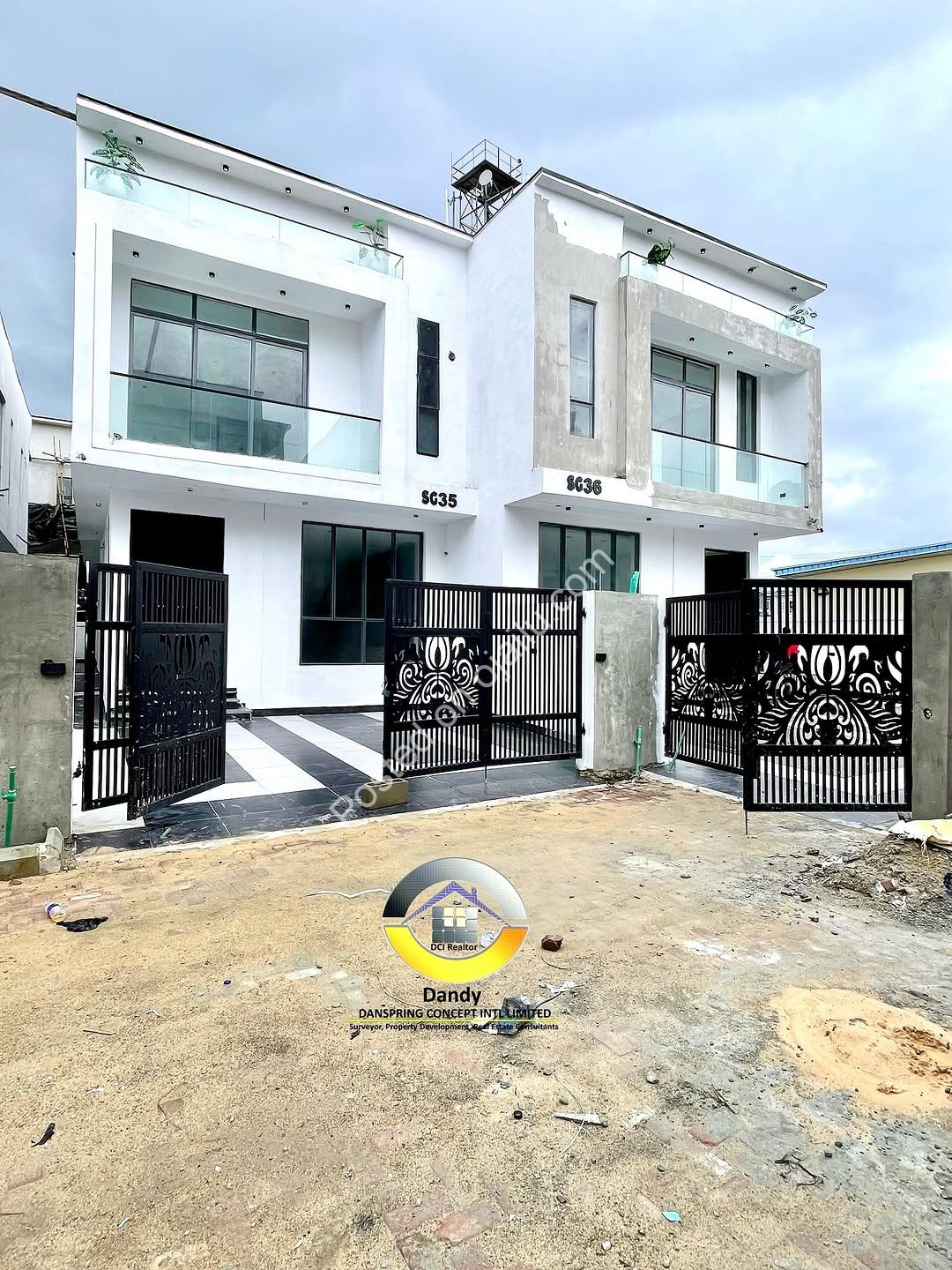 Dive into Serenity: 4-Bed Duplex with Pool
