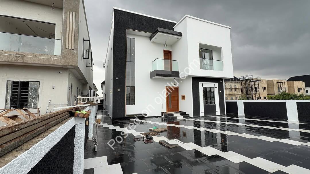 Sophisticated 4-Bed Duplex at Centenary City – ₦220M