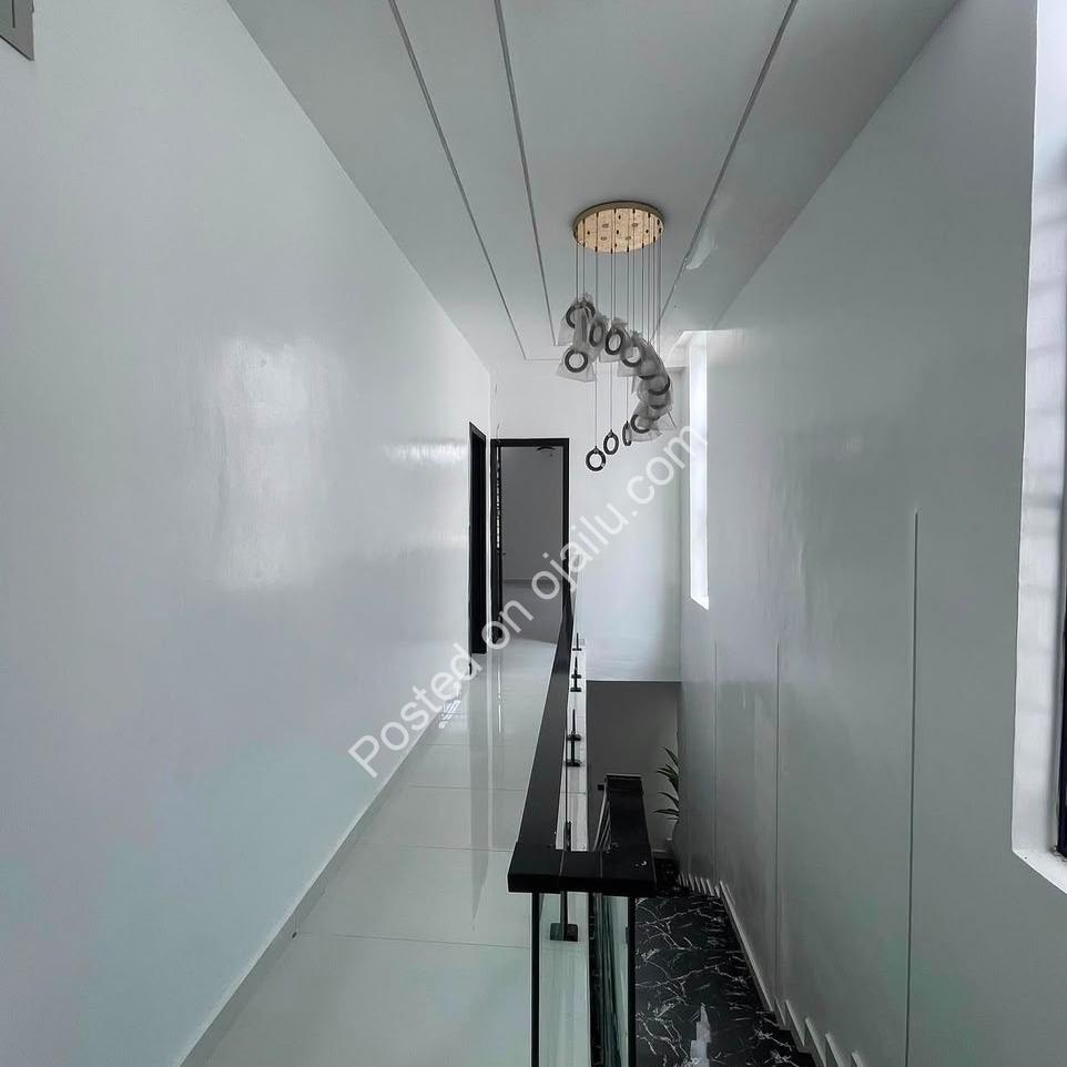 Chevron Lagos: 6-Bed Dream Home with Pool & CofO