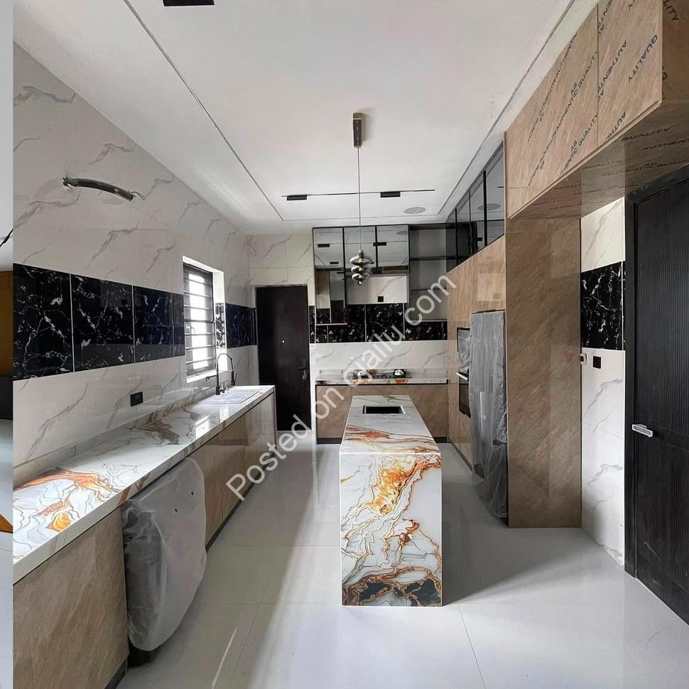 Chevron Lagos: 6-Bed Dream Home with Pool & CofO