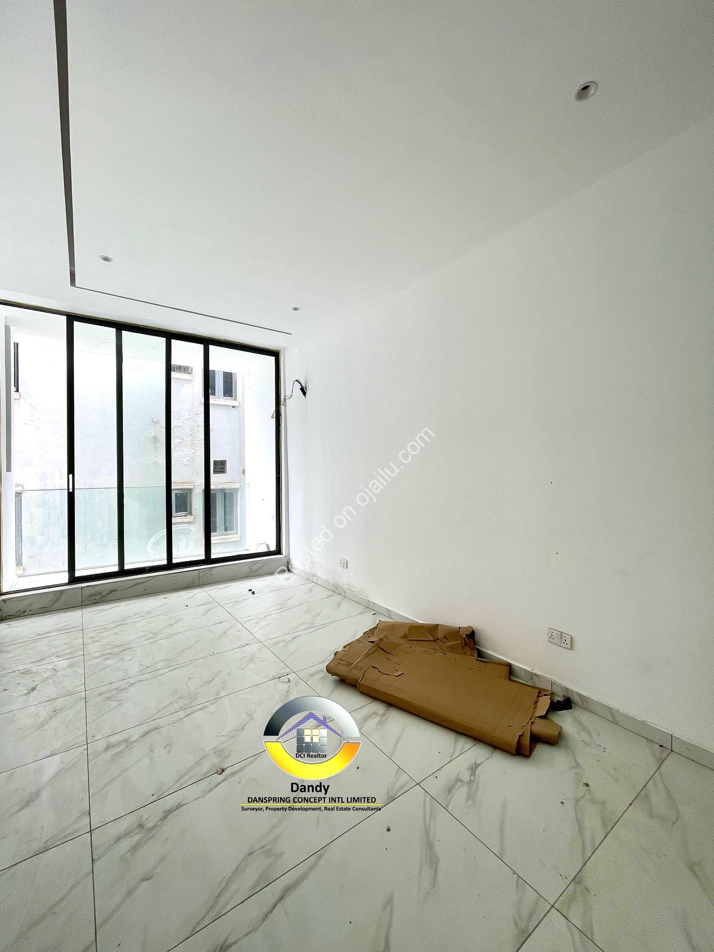 Smart 2BR with Smart Home & Central AC in Oniru