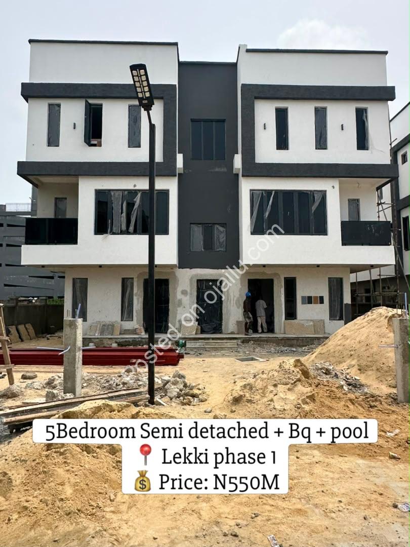 5-Bed Lekki Duplex w/ Pool & BQ – N550M