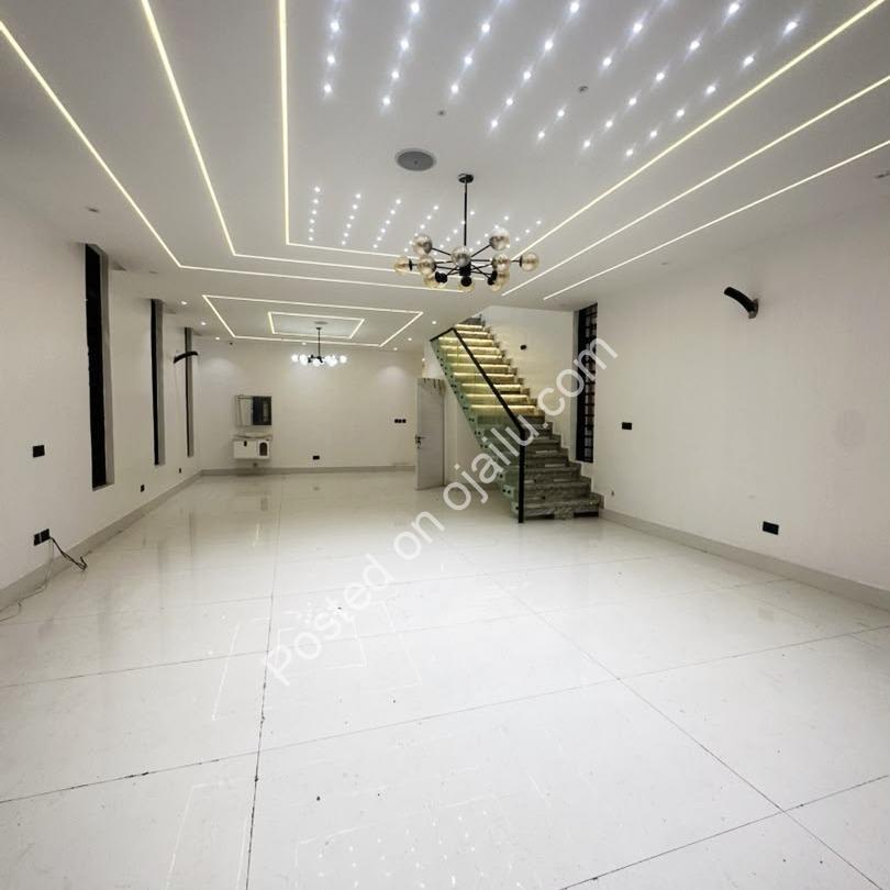 Brand New Ikota Duplex with Pool & BQ – ₦600M