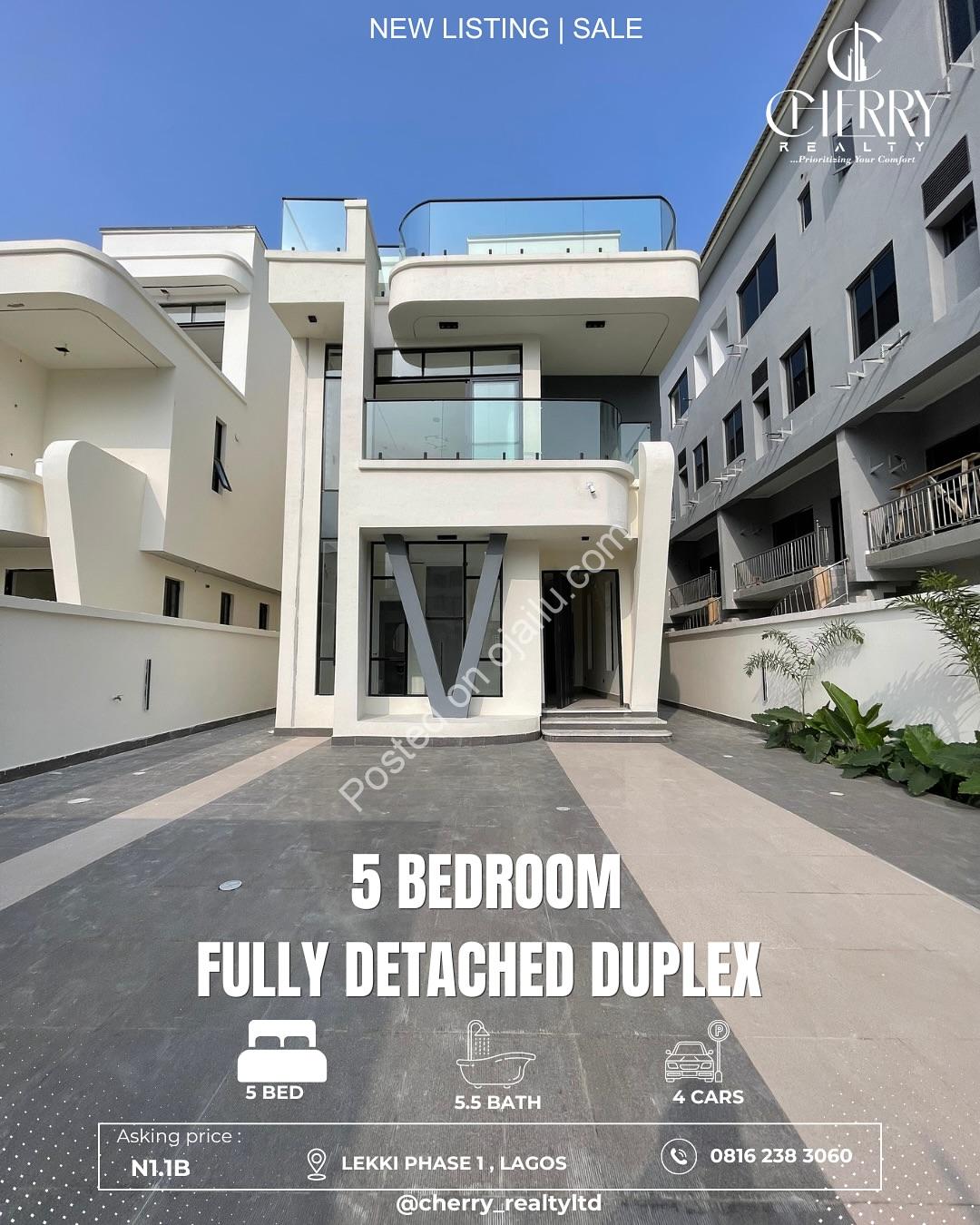Private Cinema, Pool & Rooftop Terrace Await