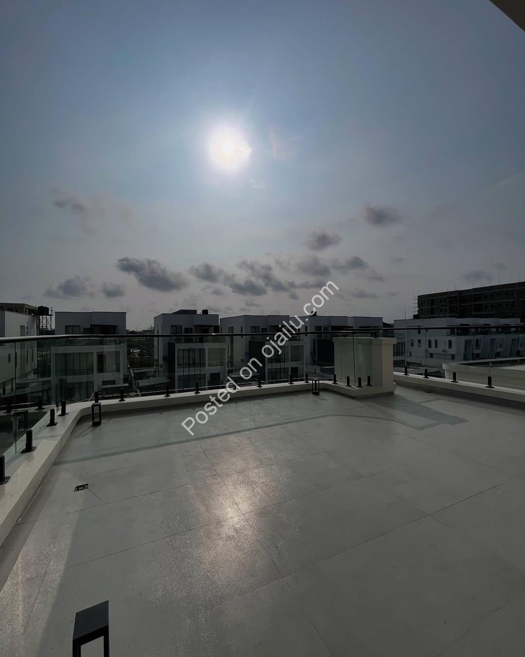 Private Cinema, Pool & Rooftop Terrace Await