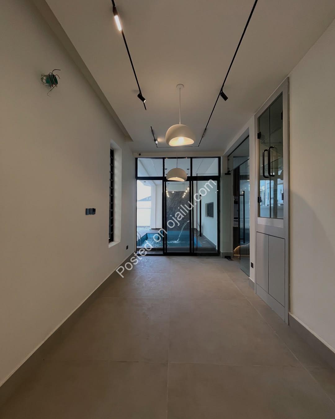 Private Cinema, Pool & Rooftop Terrace Await
