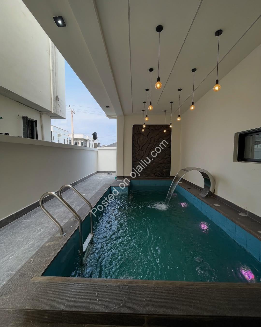 Private Cinema, Pool & Rooftop Terrace Await