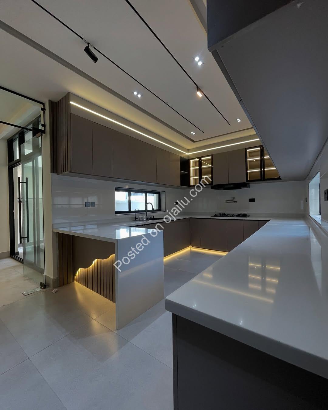 Private Cinema, Pool & Rooftop Terrace Await