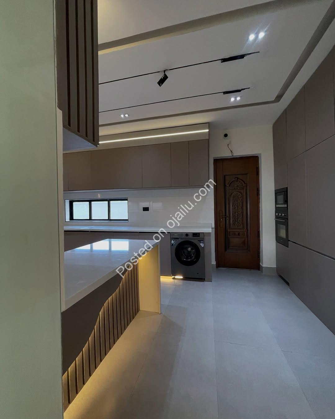 Private Cinema, Pool & Rooftop Terrace Await