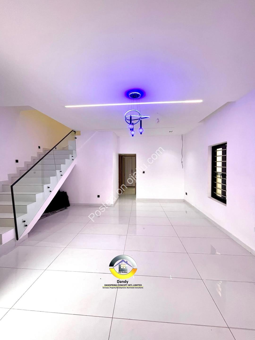 Contemporary 4-Bed Duplex with Smart Home Tech – Sangotedo