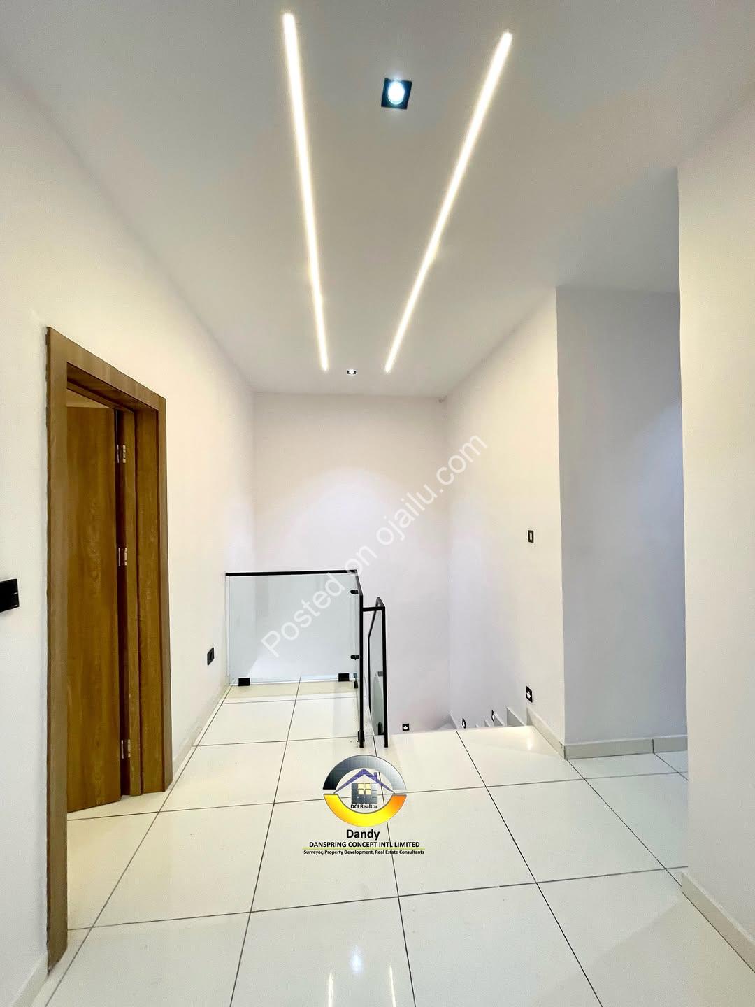 Contemporary 4-Bed Duplex with Smart Home Tech – Sangotedo