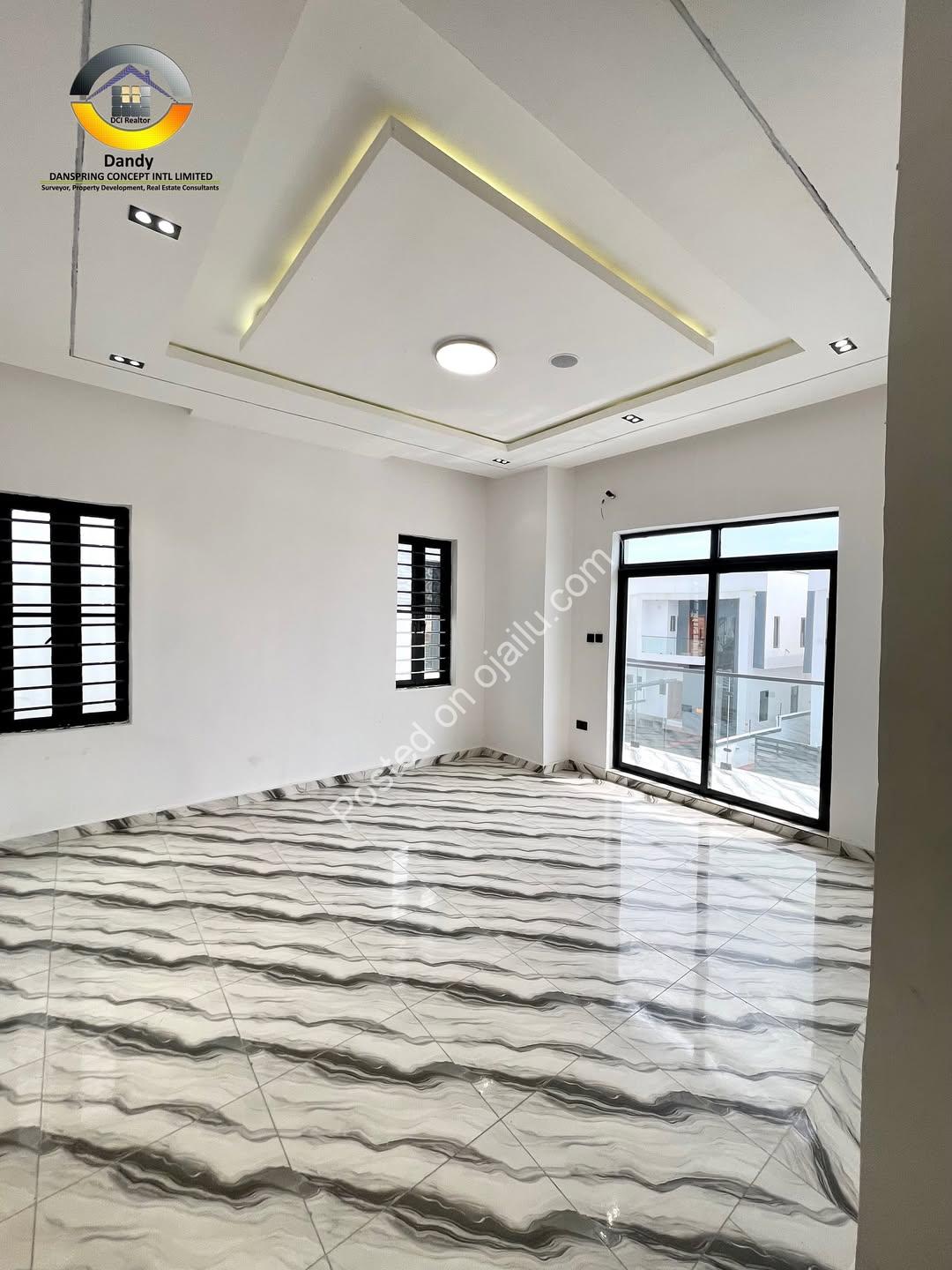 Contemporary 4-Bed Semi-Detached Duplex in Sangotedo