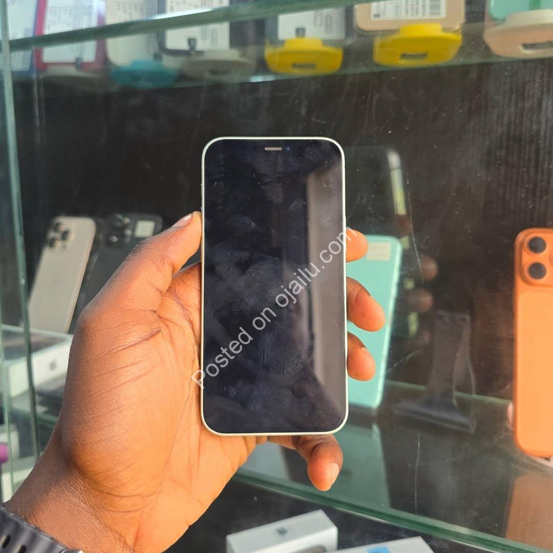 Sleek iPhone 12 Mini 128GB – Green, 88% Battery, Free Gifts!