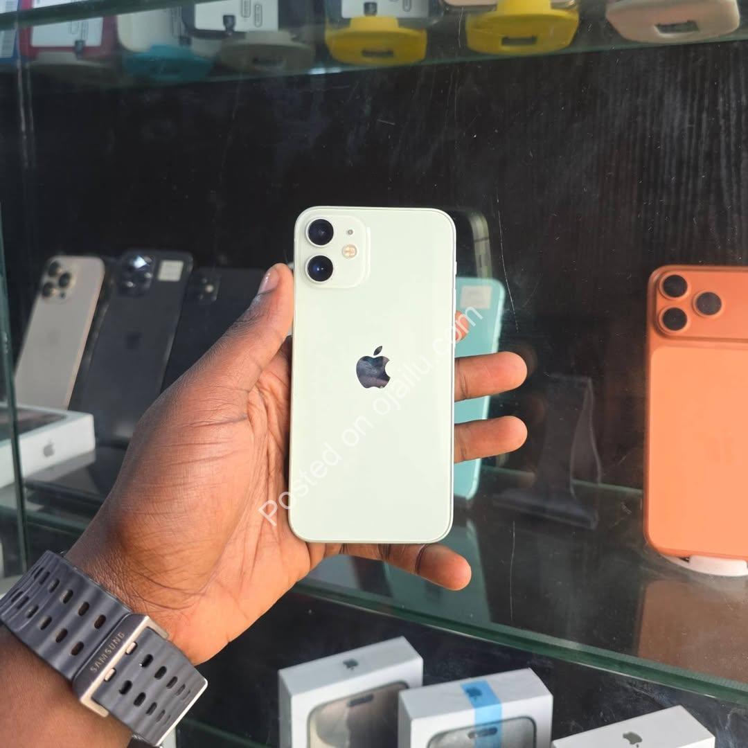 Sleek iPhone 12 Mini 128GB – Green, 88% Battery, Free Gifts!