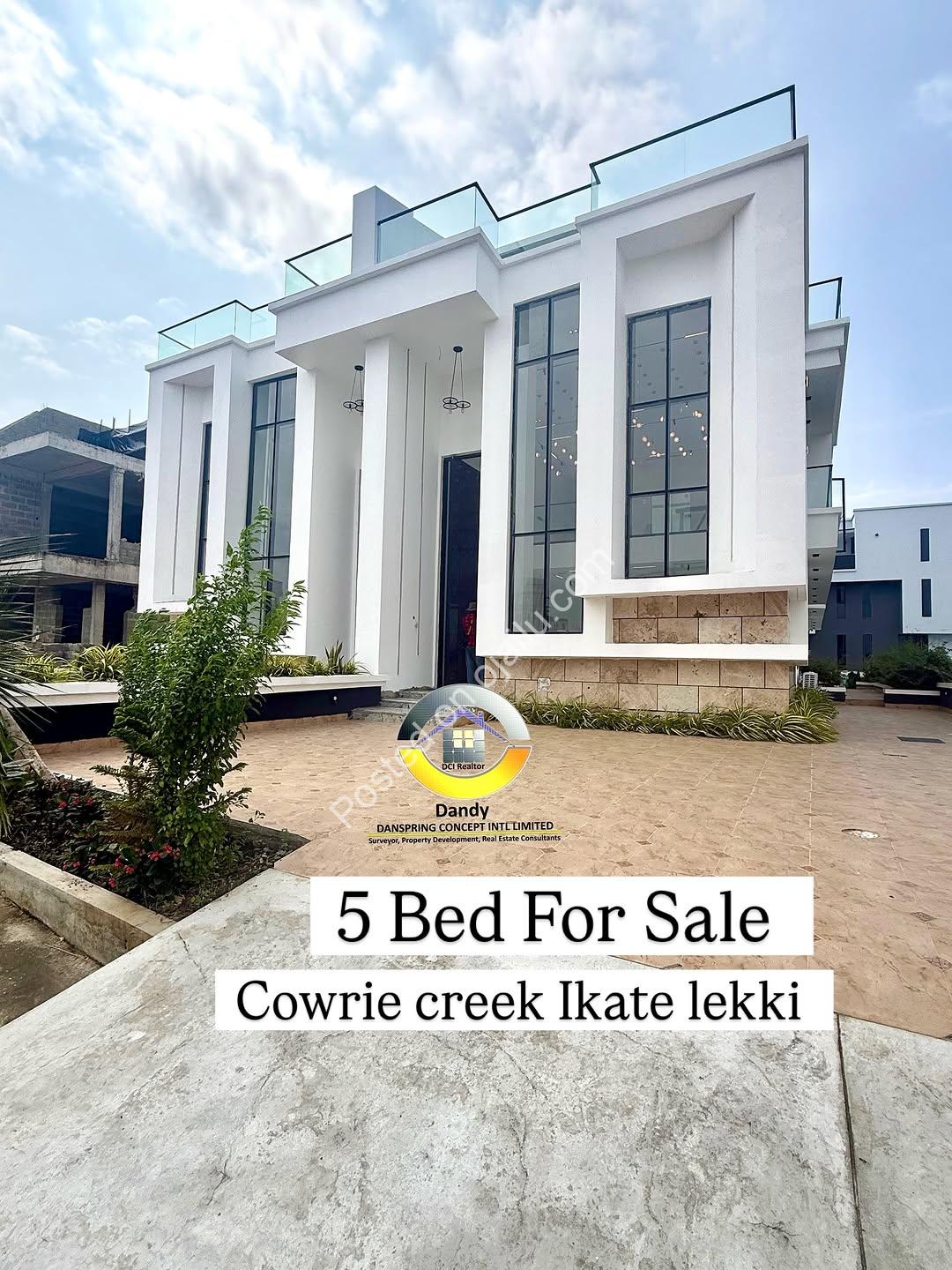 **5-Bed Duplex: Pool, Cinema & Rooftop in Ikate**