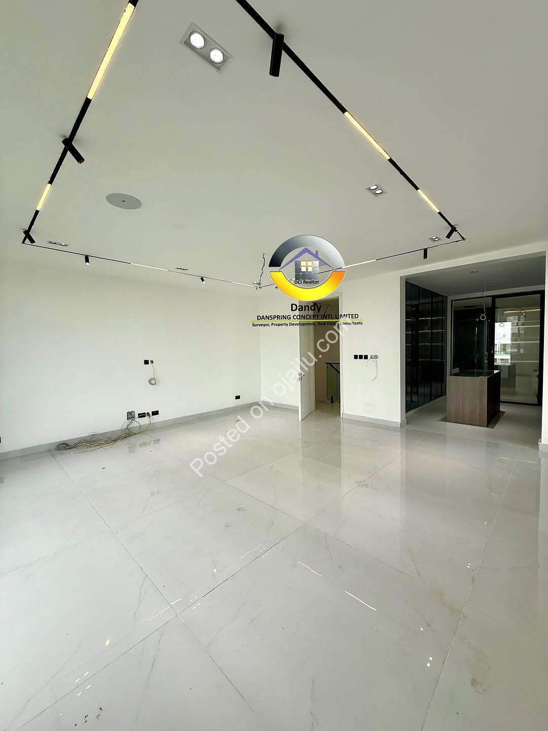**5-Bed Duplex: Pool, Cinema & Rooftop in Ikate**