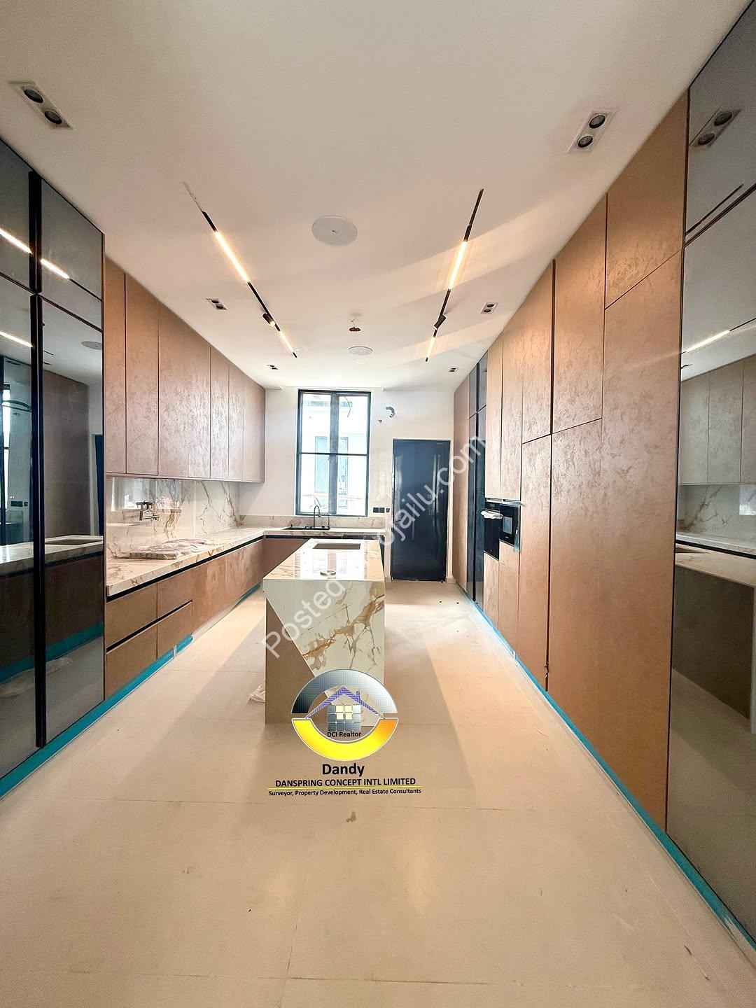 **5-Bed Duplex: Pool, Cinema & Rooftop in Ikate**