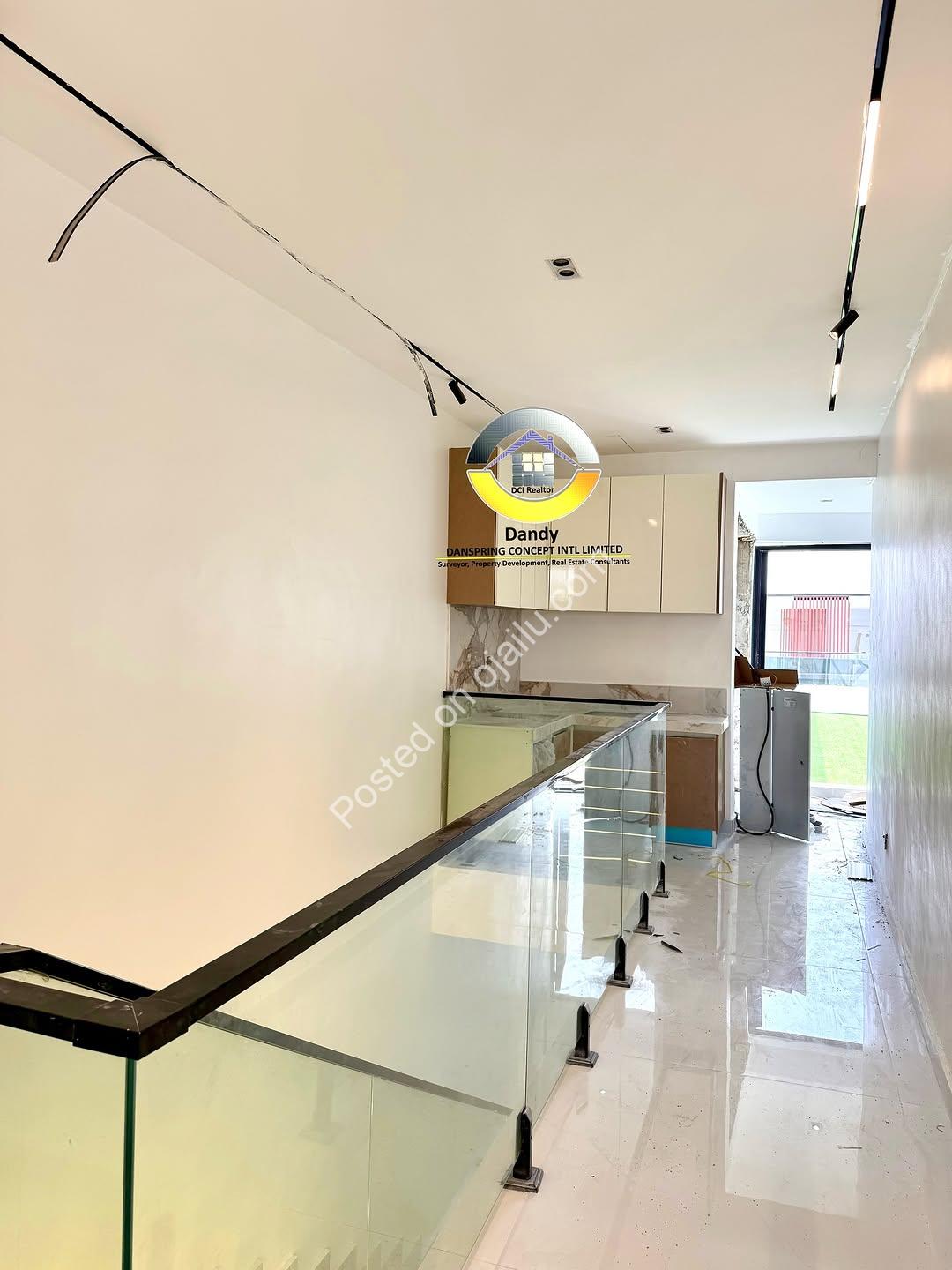 **5-Bed Duplex: Pool, Cinema & Rooftop in Ikate**