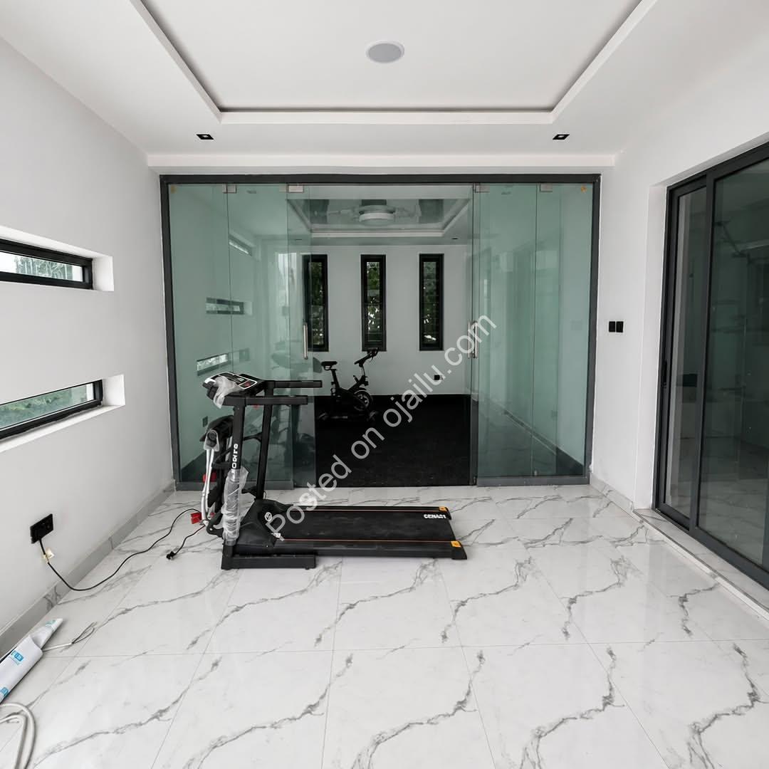 Live Your Best Life: 5BR Oniru Duplex + Pool & Cinema