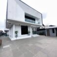 Soaring 5-Bed in VGC: Pool, Gym & Elevator