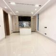 Soaring 5-Bed in VGC: Pool, Gym & Elevator