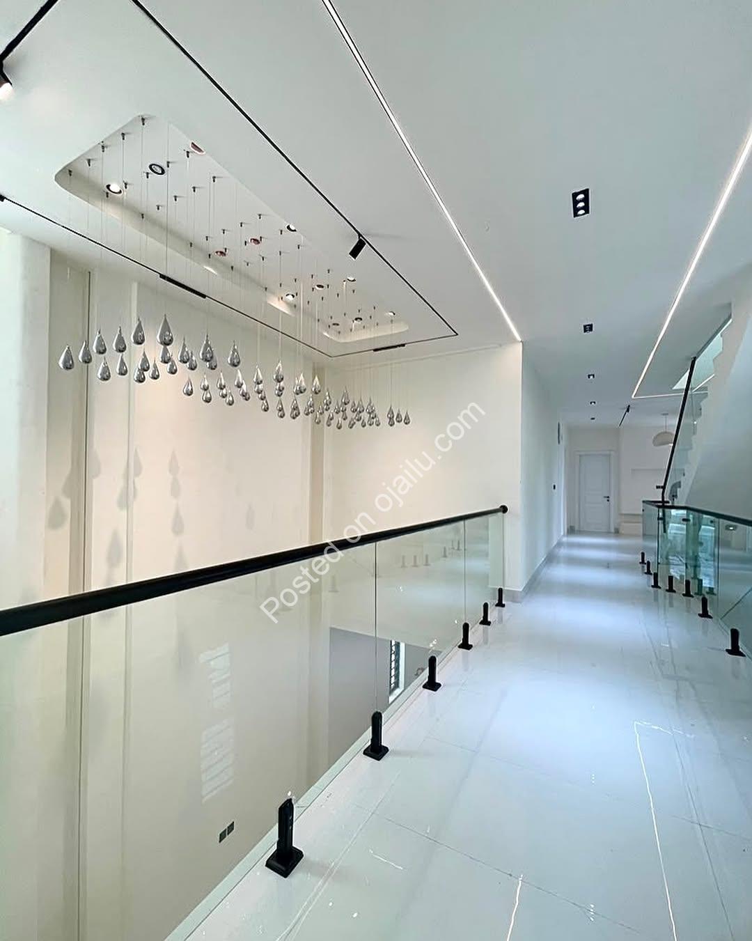 5BR Dream Home: Pool, Cinema & Rooftop Terrace