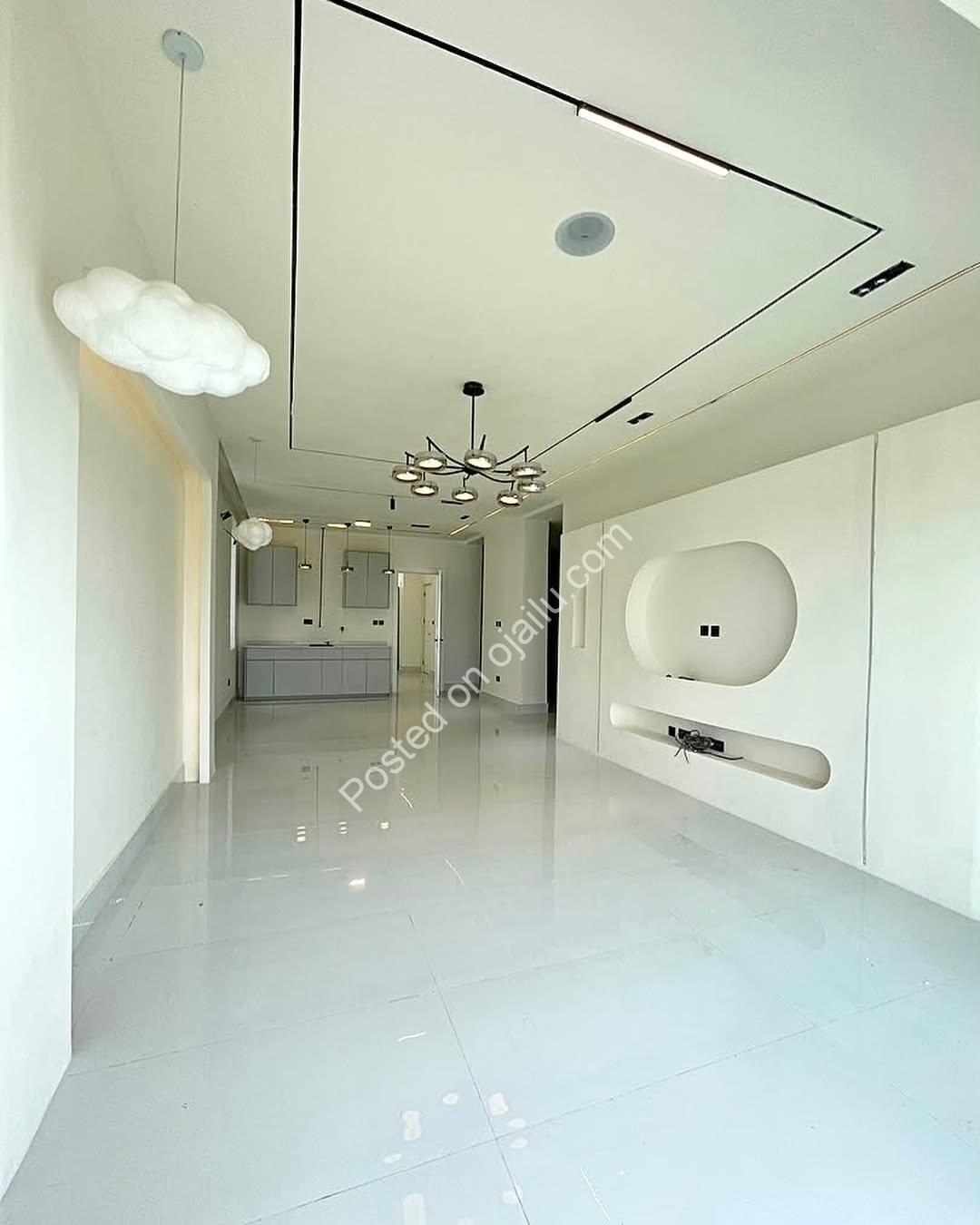 5BR Dream Home: Pool, Cinema & Rooftop Terrace