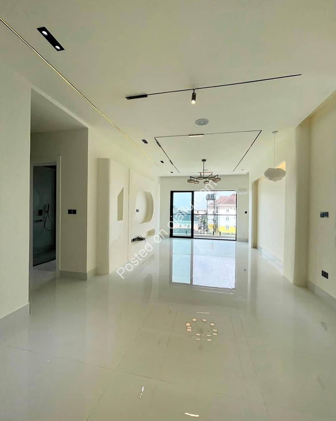 5BR Dream Home: Pool, Cinema & Rooftop Terrace