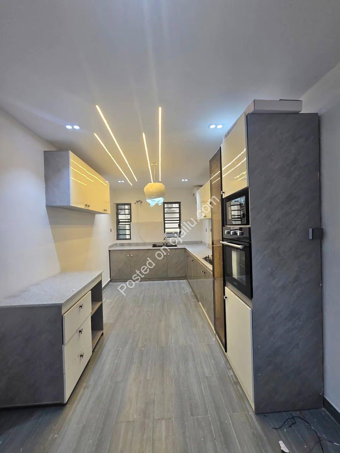 2-Bed Masterpiece: Ensuite Luxury in Yaba