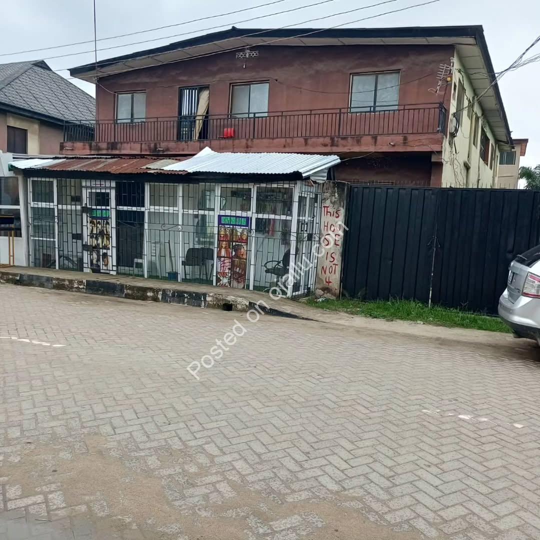 Storey building for renovation in Fadeyi, full plot, RC title