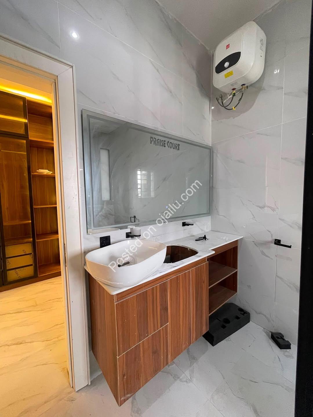 Ikate 4-Bed Terrace Duplex: Flawless Finishes & Prime Address