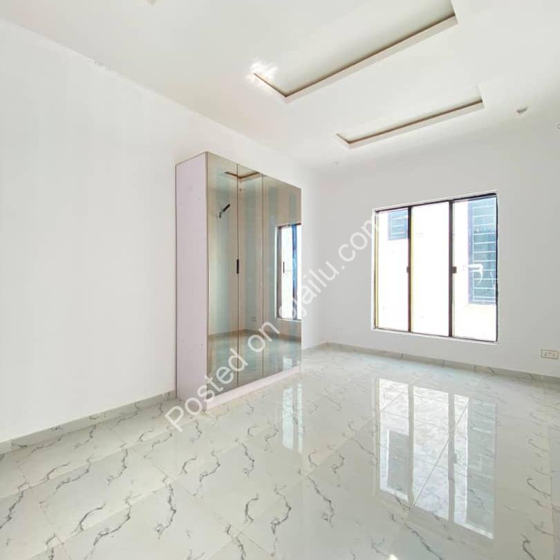 Brand New 4BR Duplex + BQ & Pool in Chevron