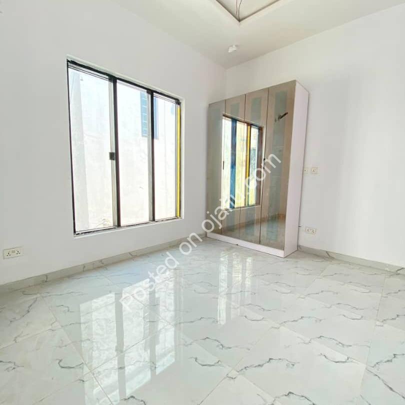 Brand New 4BR Duplex + BQ & Pool in Chevron
