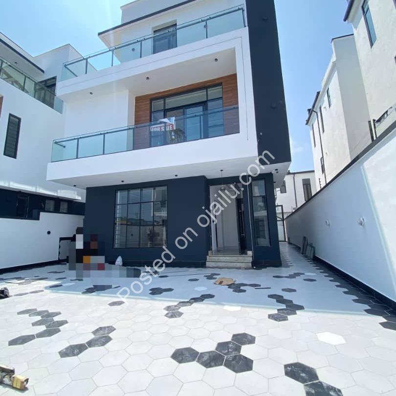Brand New 5-Bed Duplex with BQ in Chevron