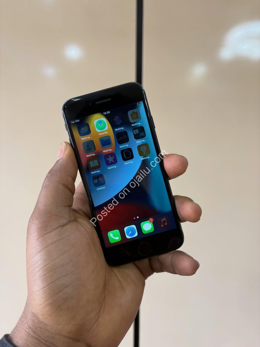 iPhone 7 Steal: N49,999 Only!   Battery 82%