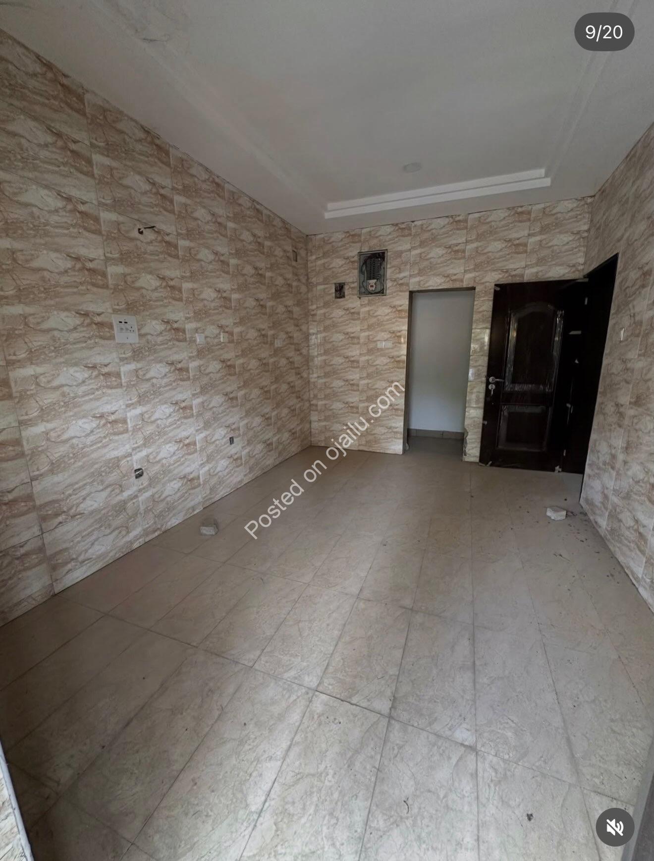 4-Bed Terrace Duplex with BQ in Prime Lifecamp
