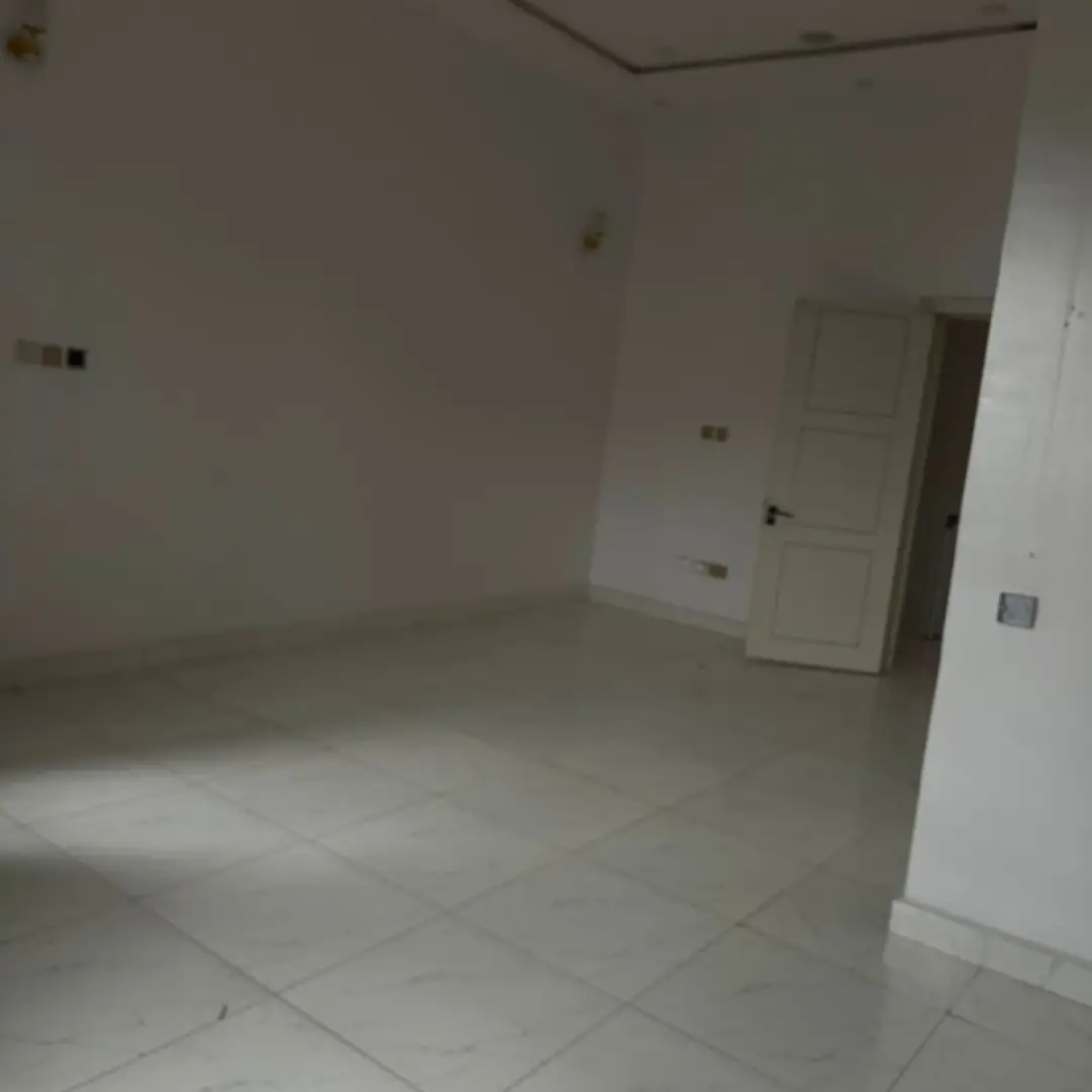 Chevron’s Finest: 4-Bed Semi-Detached Duplex for Rent