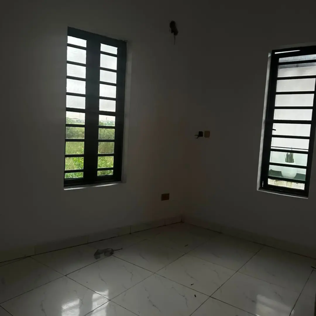 Chevron’s Finest: 4-Bed Semi-Detached Duplex for Rent